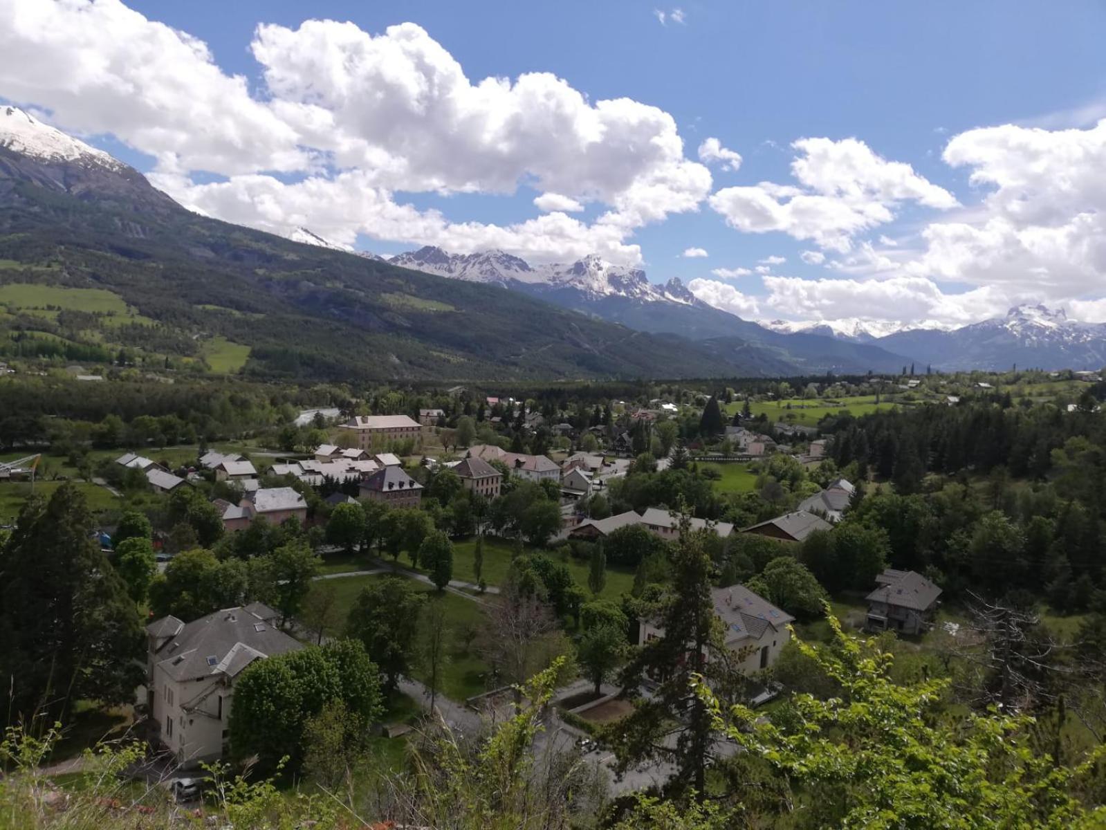 App Vue Montagne Barcelonnette Proche Piscine Rando Riviere Nature Exterior photo